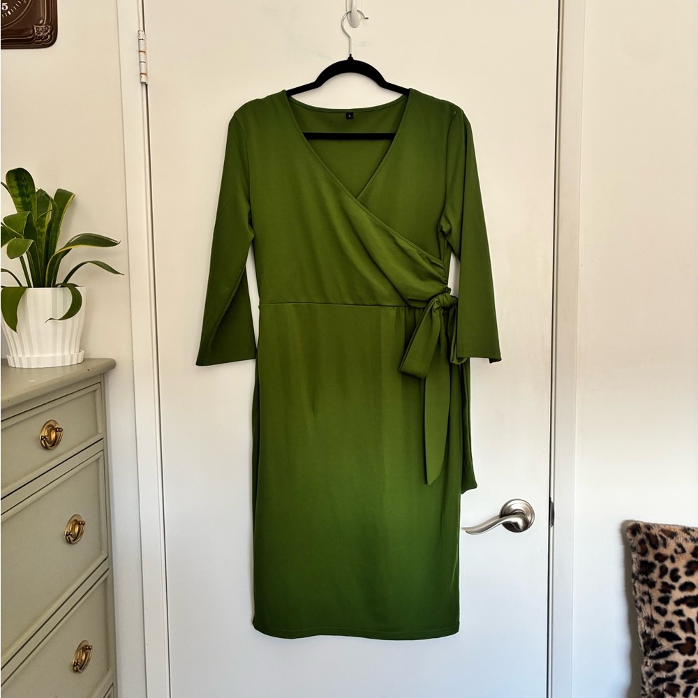 Elegant Green Vixen Wrap Dress
